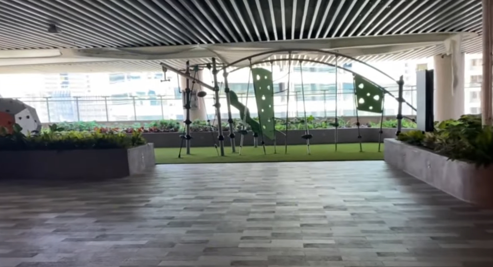 You can do some simple exercises on the 7th floor